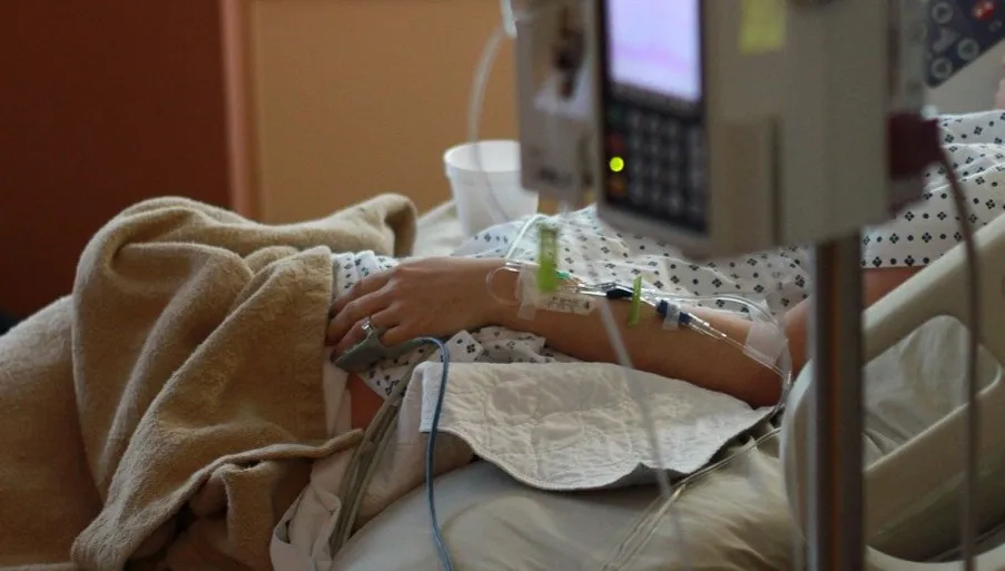 Poluzowanie restrykcji wywołało wzrost liczby zakażeń. Portugalski rząd bije się w piersi