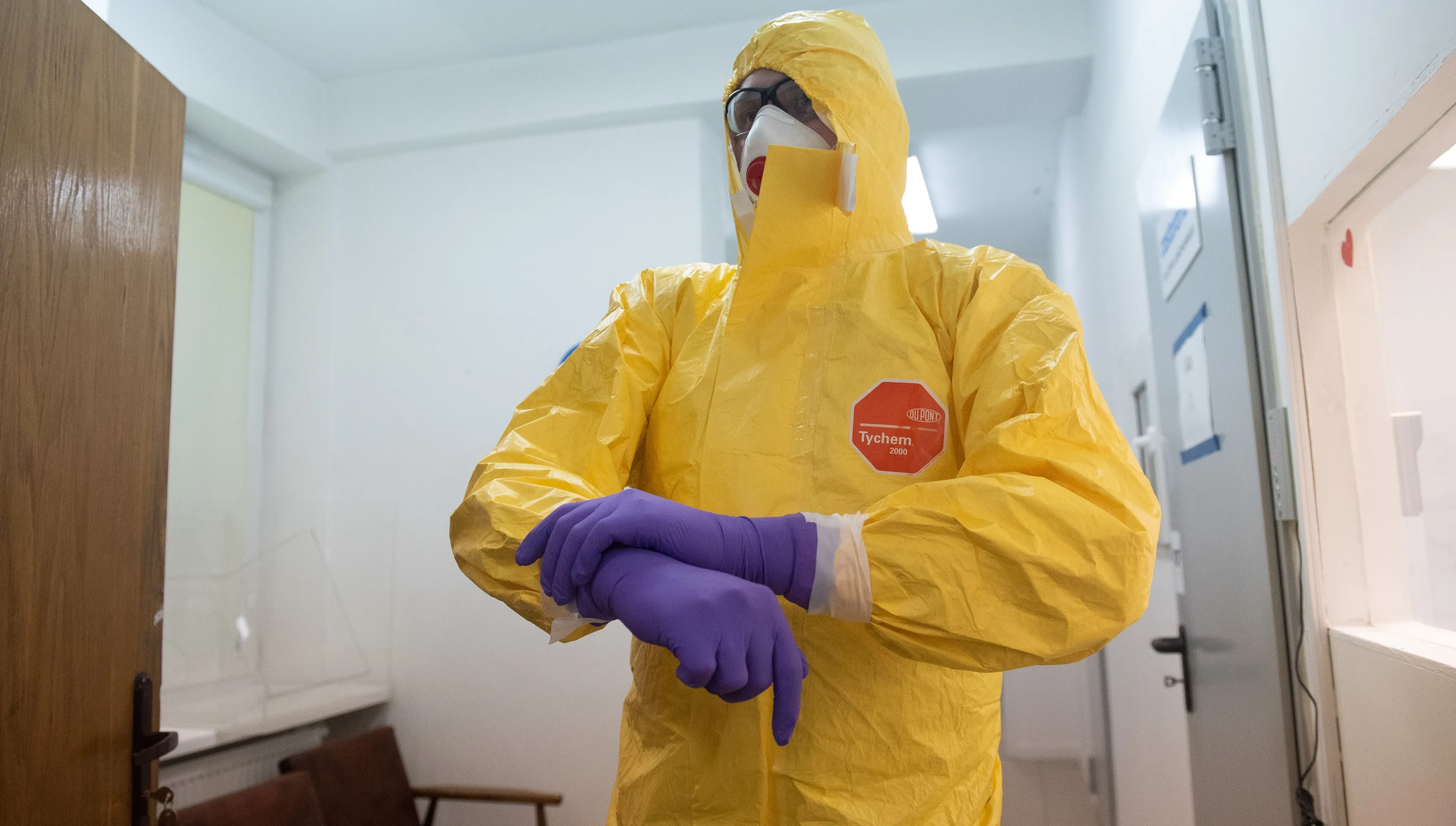 Najnowsze dane Ministerstwa Zdrowia: 6586 nowych zakażeń koronawirusem. Zmarły 284 osoby