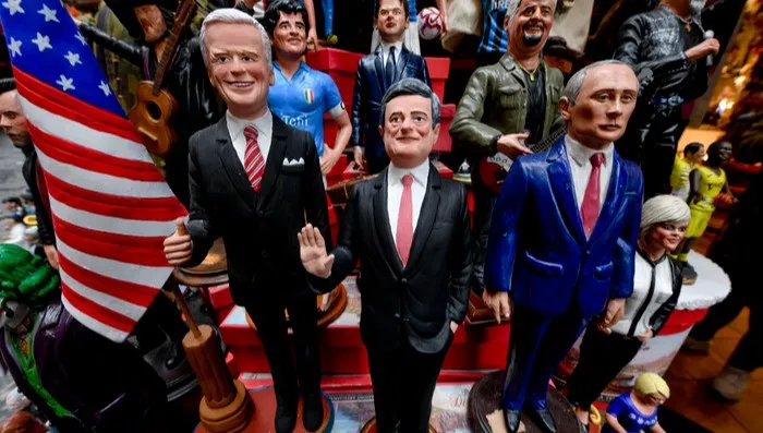 Mario Draghi między Bidenem a Putinem. Premierem został najpierw w neapolitańskiej szopce! 