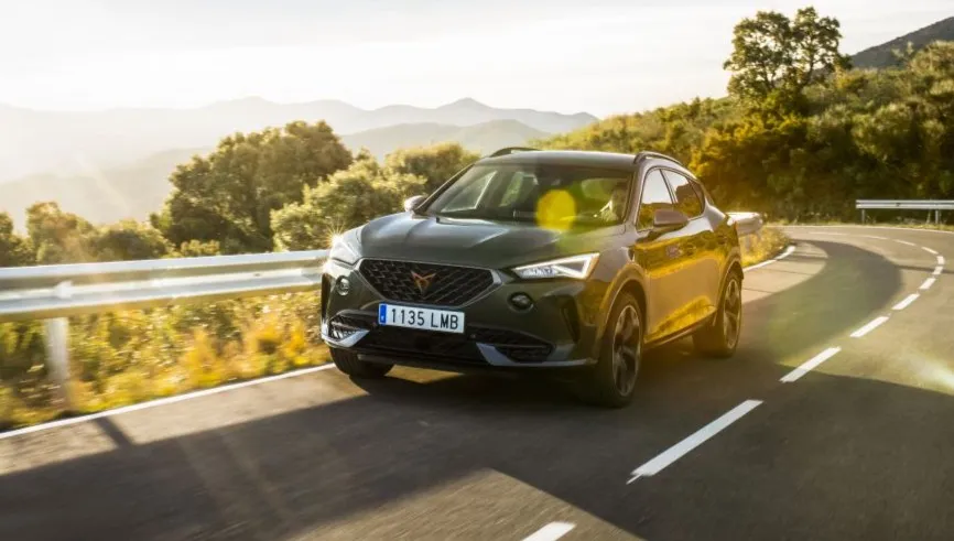 CUPRA przedstawia hybrydowego Formentora