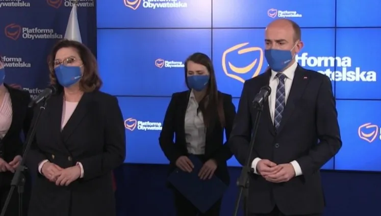 Spór o aborcję niewygodny dla Hołowni. To jemu PO chciało sprawić kłopot?