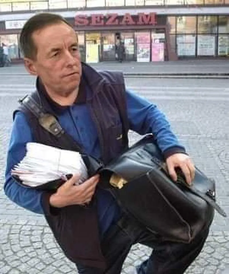 Listonosz i koperty