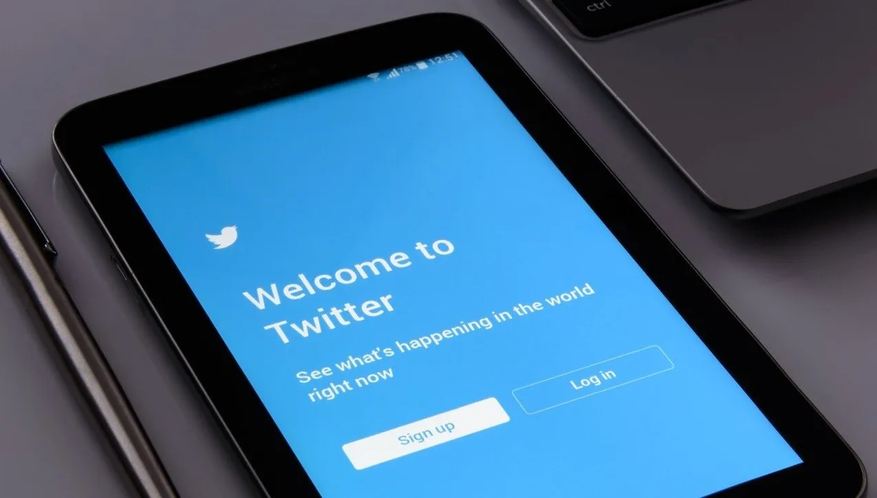 Twitter i szybkie wycofywanie postów