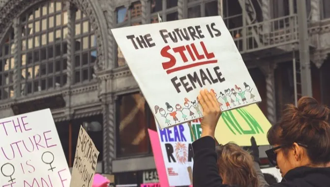 Feministki chcą pozwać hiszpański rząd. Bo zabronił im organizacji wiecu... na Dzień Kobiet