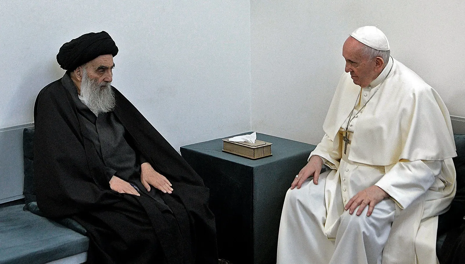 Franciszek spotkał się z ajatollahem al-Sistanim. "Położył szczególny nacisk na znaczenie współpracy"