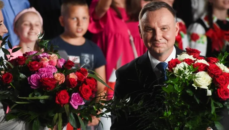 Za cierpliwość, ciepło, fachowość - prezydent Andrzej Duda dziękuje kobietom. Zobaczcie WIDEO!