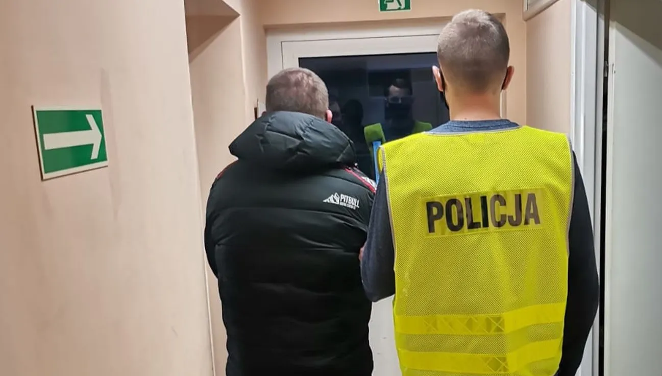 Podczas przesłuchania wypadły mu z kieszeni... narkotyki