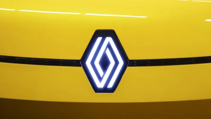 Unowocześnione logo francuskiego koncernu