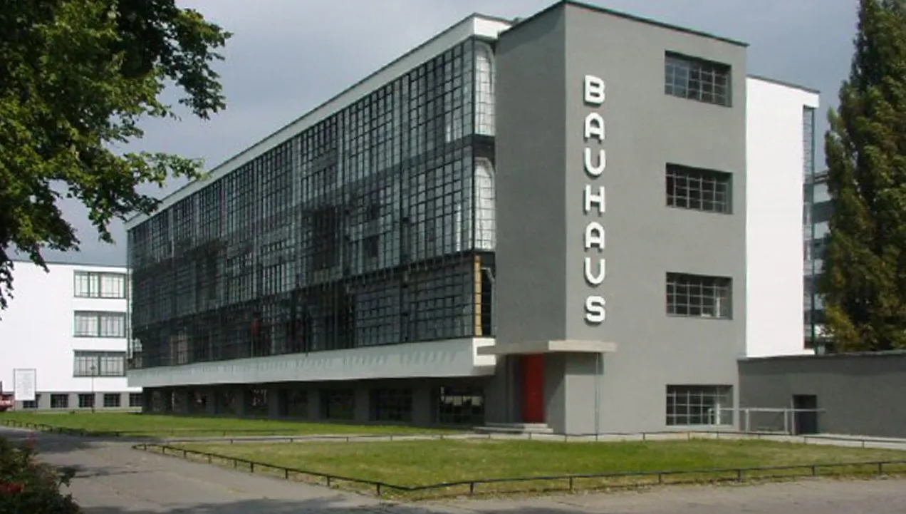 "Nowy Bauhaus" narzędziem realizacji "Zielonego Ładu". Legutko podnosi sprzeciw: To groźne!