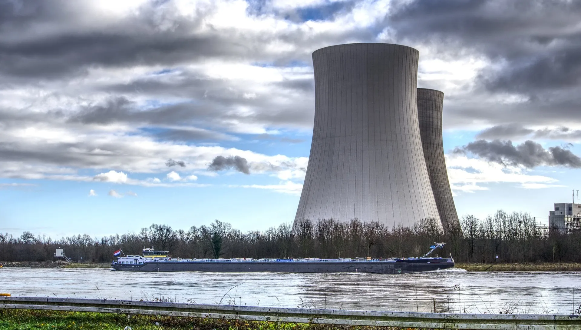 Polska i sześć innych krajów pisze do Komisji Europejskiej. Sprawa dotyczy energetyki jądrowej