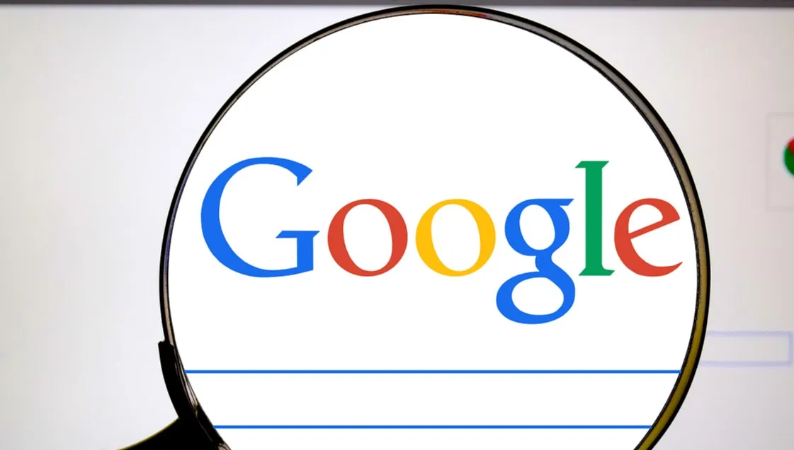 Google zwleka z usuwaniem antysemickich "recenzji" muzeum Auschwitz