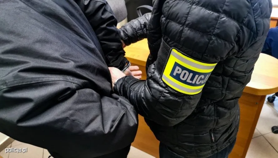 Wyłudził 50 tys. zł "na policjanta" - został schwytany