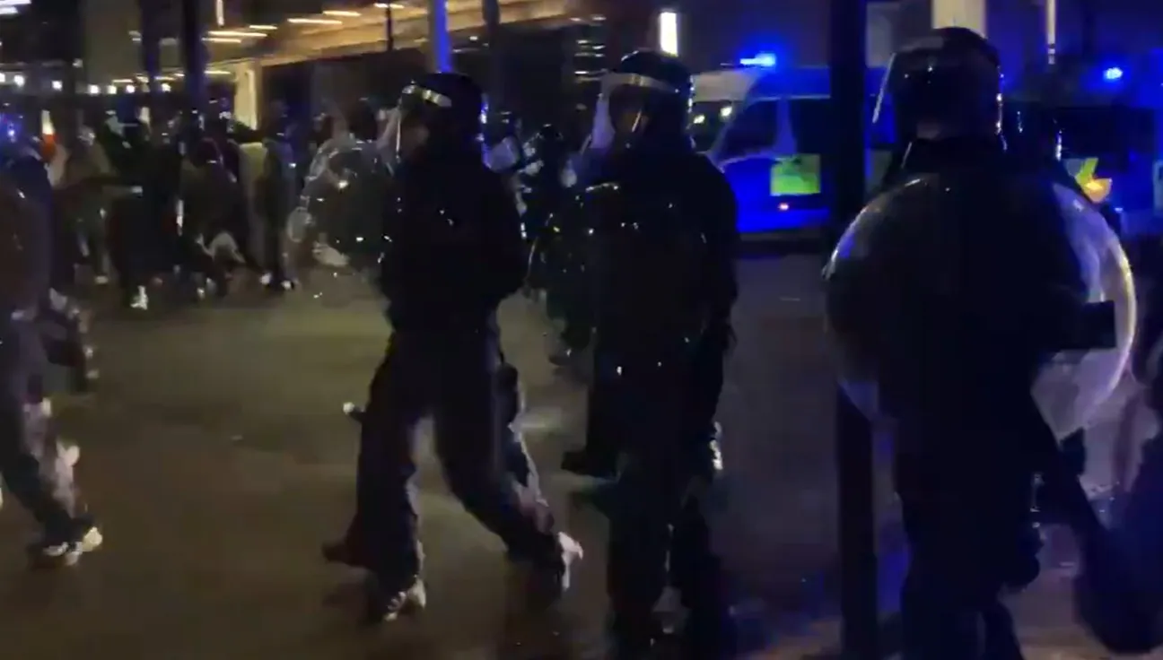 Niespokojnie w Bristolu. Po nocnych zamieszkach aresztowano 10 osób