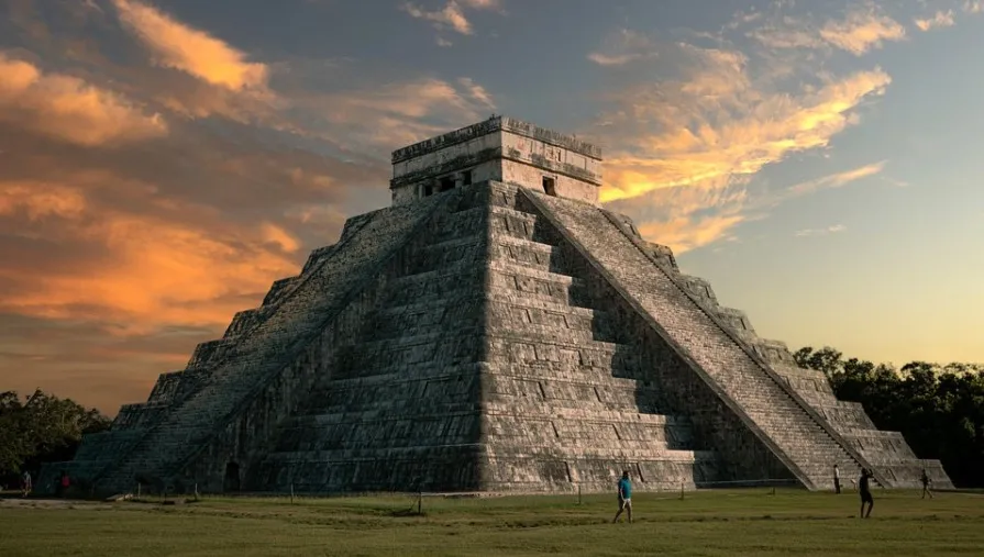 Zamknięto zabytkowe miasto Majów Chichen Itza. Wszystko przez turystów bez maseczek