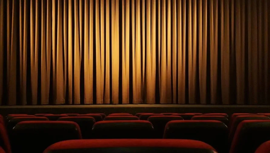 70 proc. artystów teatralnych pracuje online