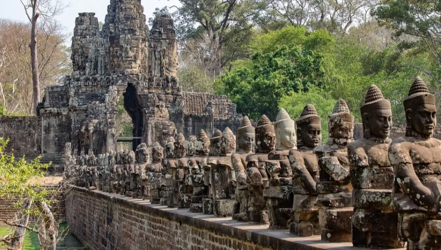 Kambodża zamyka największą turystyczną atrakcję. Kompleks starożytnych świątyń Angkor niedostępny dla zwiedzających