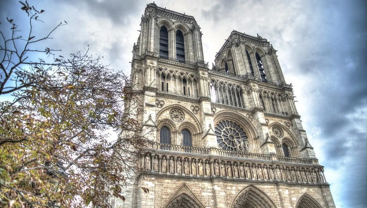 Polacy mają w sercach katedrę Notre Dame. "Dziękujemy za wasze przywiązanie"