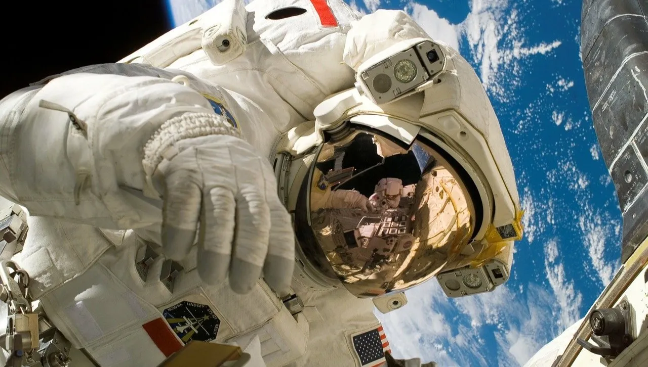 Miliarder Elon Musk wybuduje statek kosmiczny. NASA wysyła ludzi na Księżyc ze SpaceX