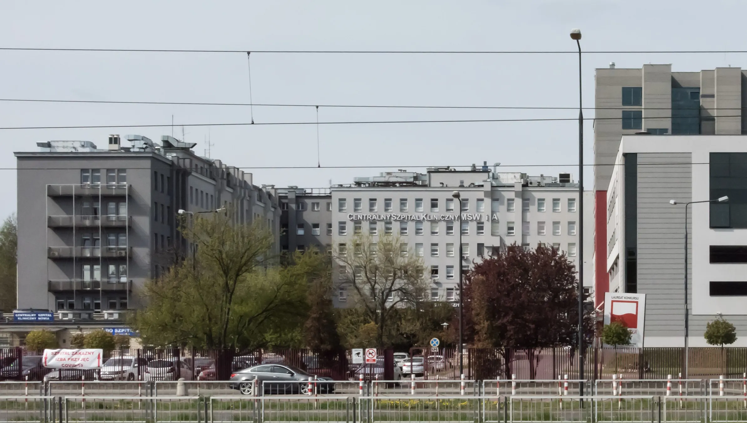 Tragedia w szpitalu MSWiA w Warszawie. Pacjent wypadł z okna na 3. piętrze