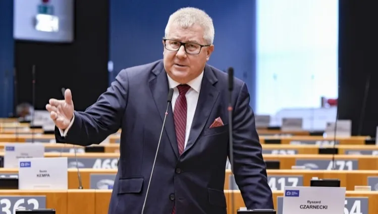 Powstała nowa grupa w PE. Cel - zacieśnianie współpracy UE z Uzbekistanem. Szefem Ryszard Czarnecki