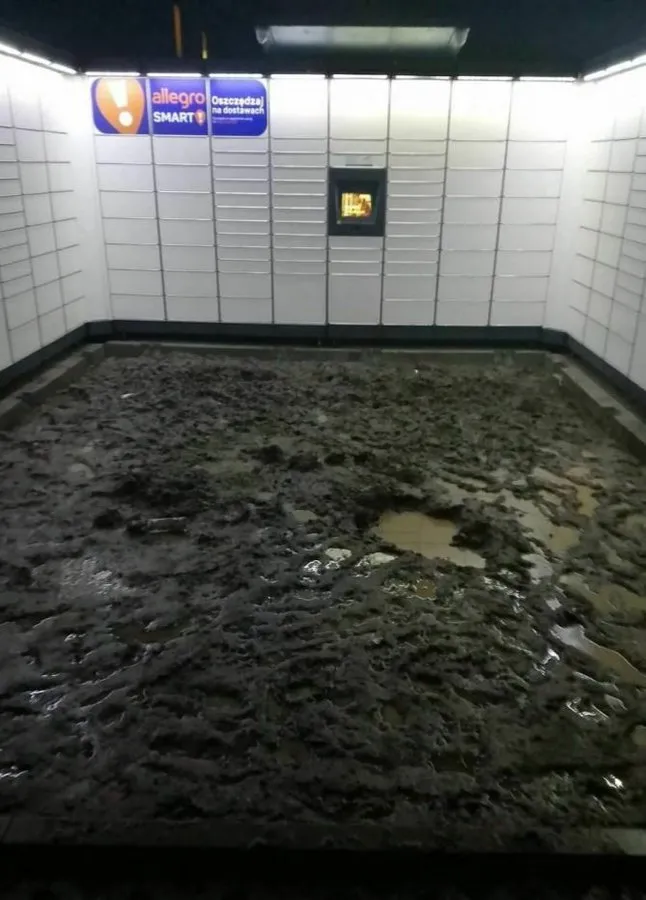 Łzy mężów odbierających paczki