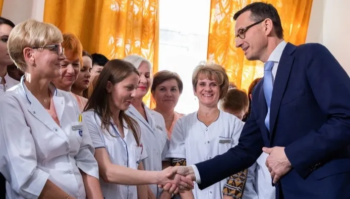 Premier złożył życzenia pielęgniarkom