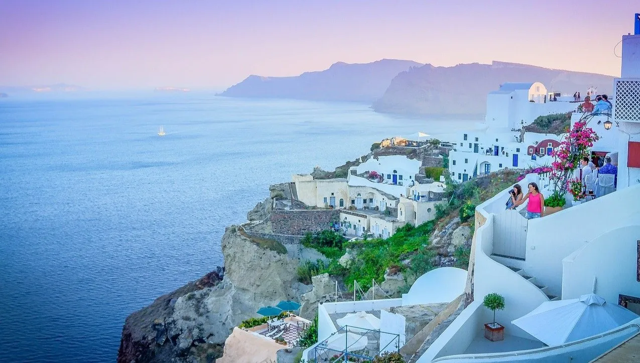 Na greckie wyspy przybyli pierwsi turyści