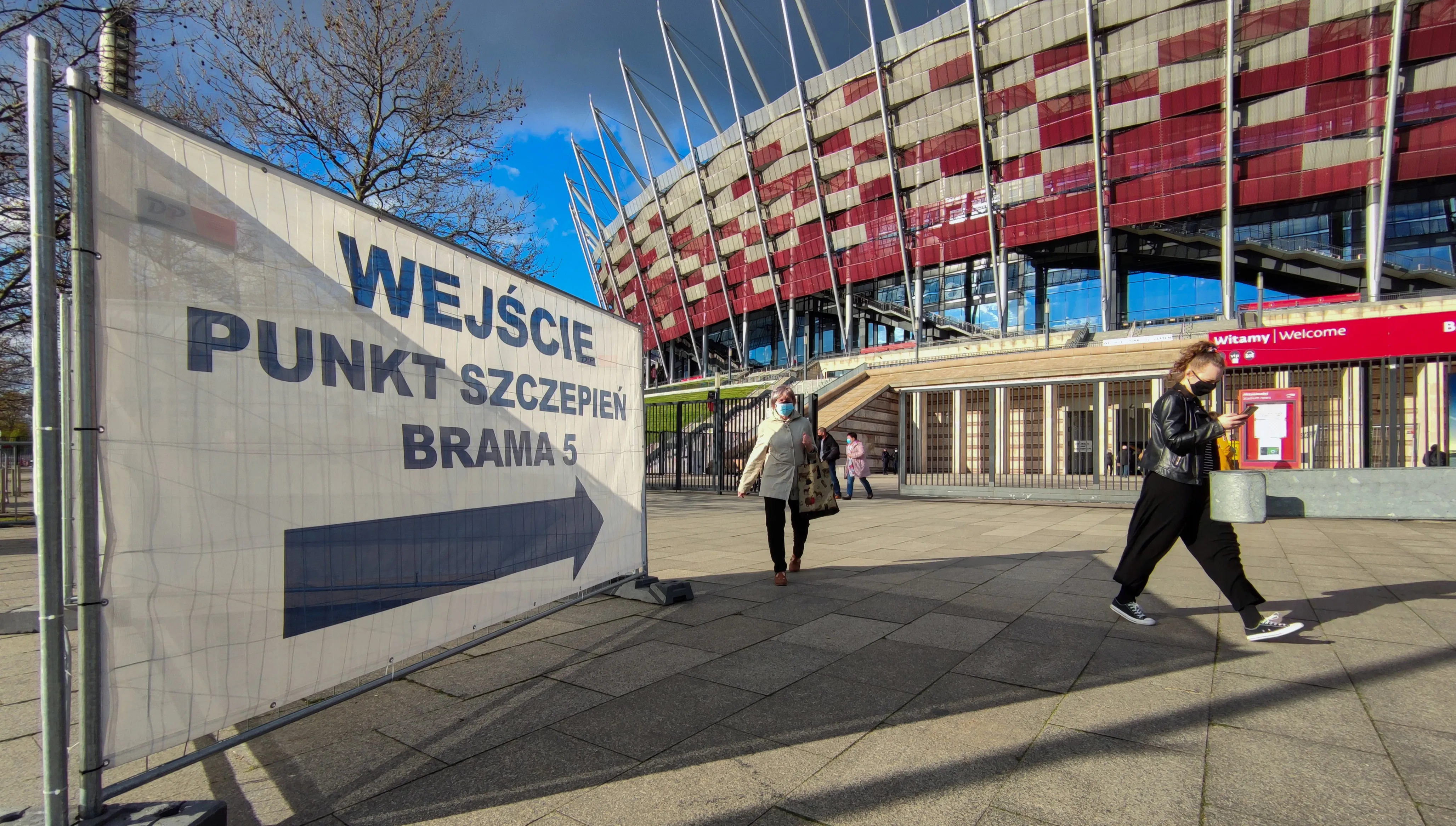 Genetyk i biolog z UJ zachęca do szczepień. "Wbrew obiegowym opiniom, nie powstały w ciągu roku"