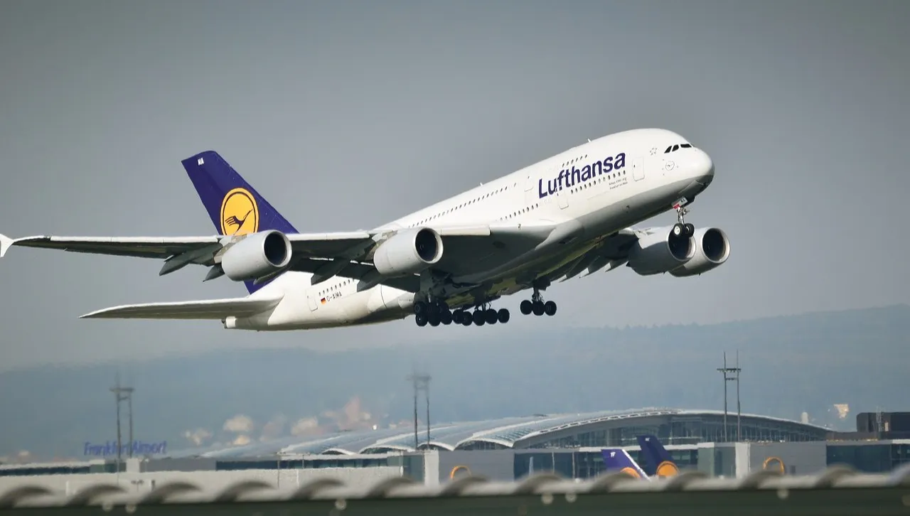 Lufthansa wstrzymuje loty nad Białorusią