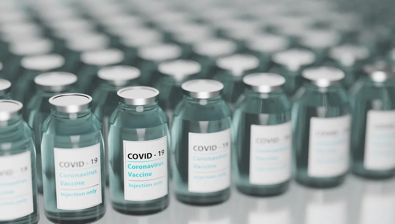 EMA zatwierdziła podawanie szczepionki Pfizer/BioNTech dzieciom w wieku 12-15 lat