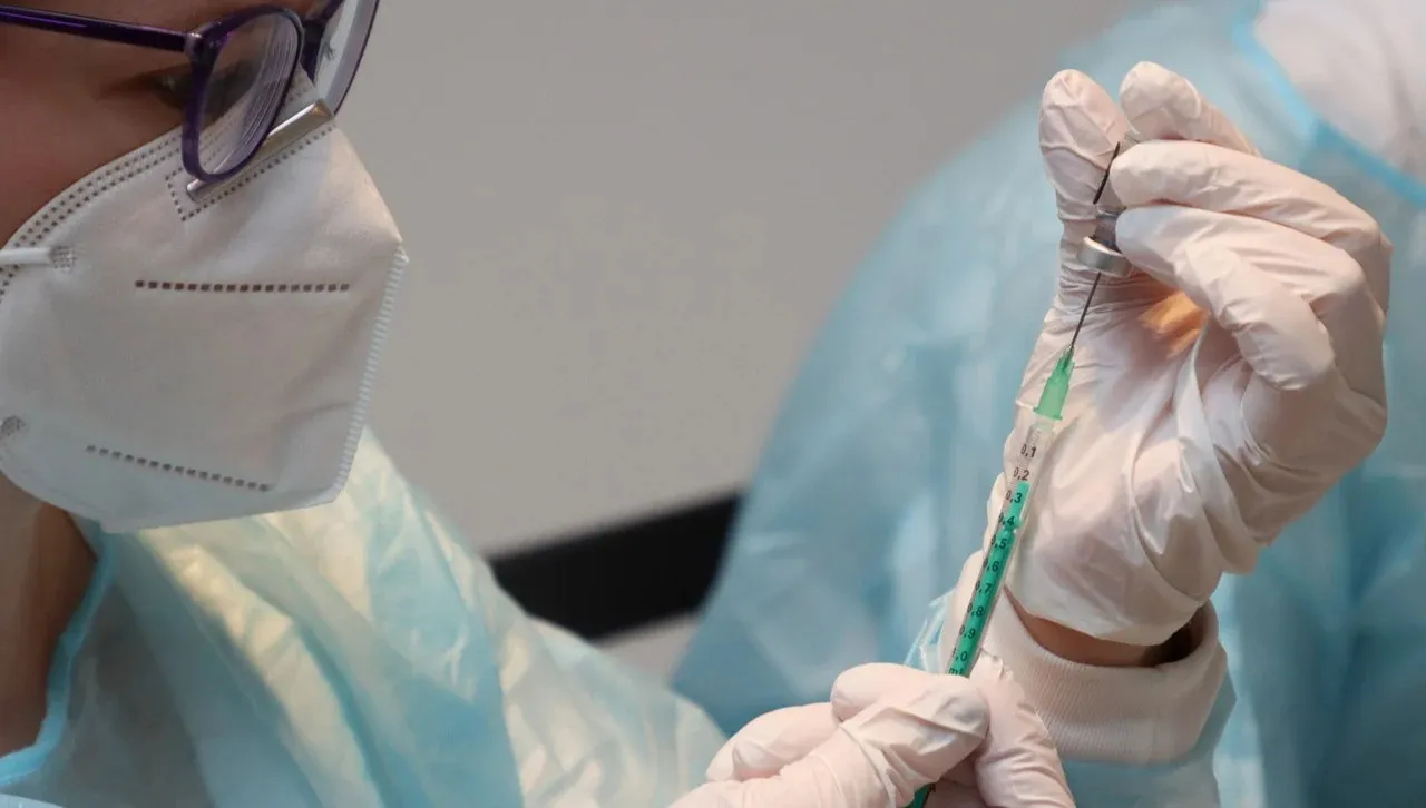 Co czwarty obywatel Hiszpanii został zaszczepiony 