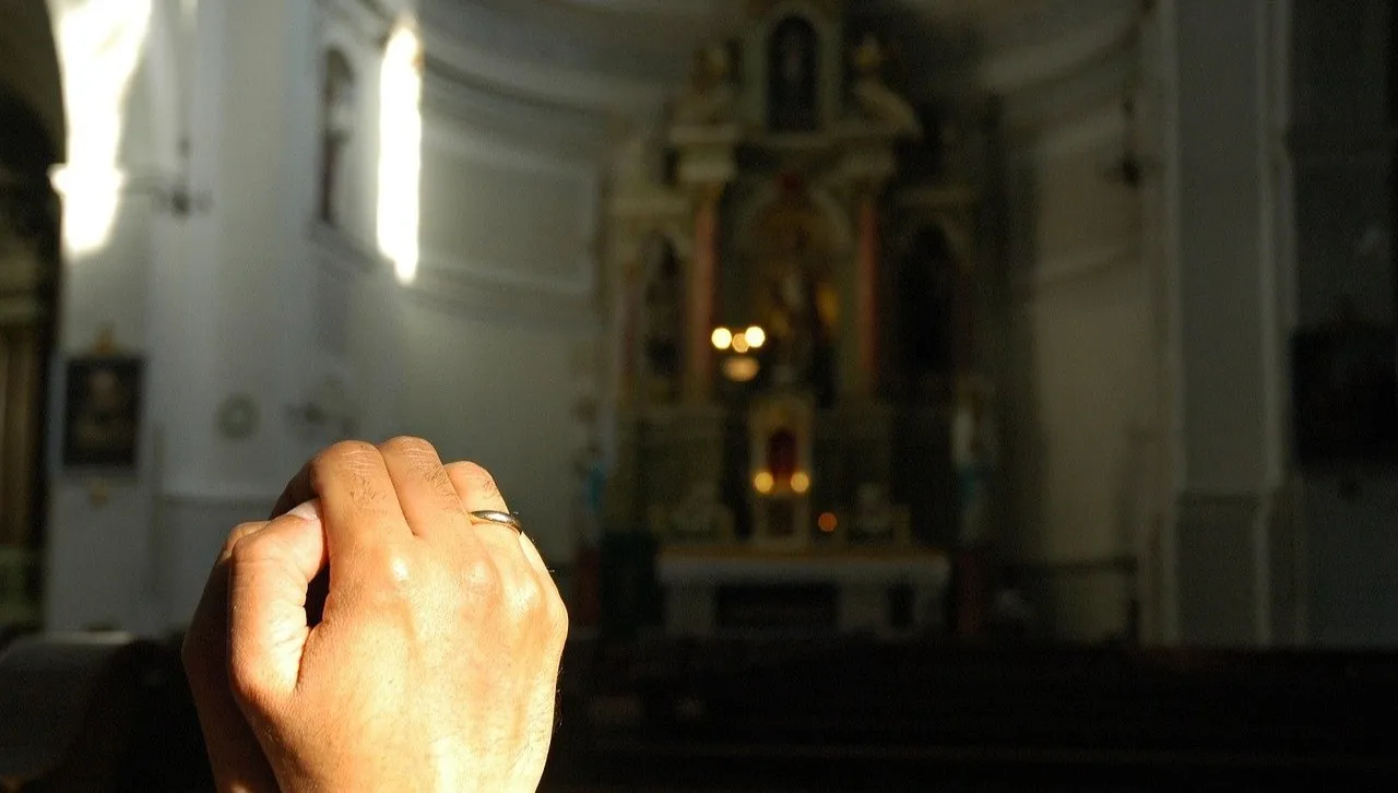 Od dzisiaj więcej wiernych w Kościołach. Biskupi znoszą dyspensę od uczestnictwa 