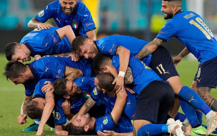 Włosi po zwycięstwie w meczu ze Szwajcarią awansowali do 1/8 finału piłkarskich mistrzostw Europy