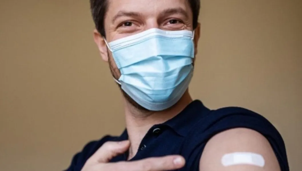 Zaszczepieni mogą już przystąpić do Loterii Narodowego Programu Szczepień. Każdy ma 4 szanse na wygrane!