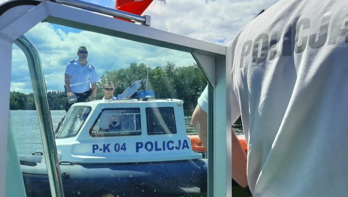 Zaskoczeni na Jeziorze Solińskim. Pomogła im policja
