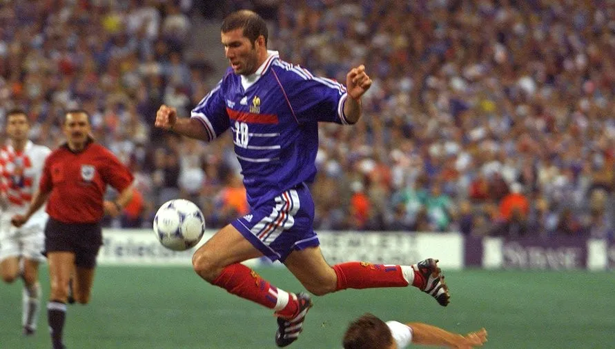 To była gorąca aukcja. Koszulka Zidane'a sprzedana za 100 tys. dolarów!