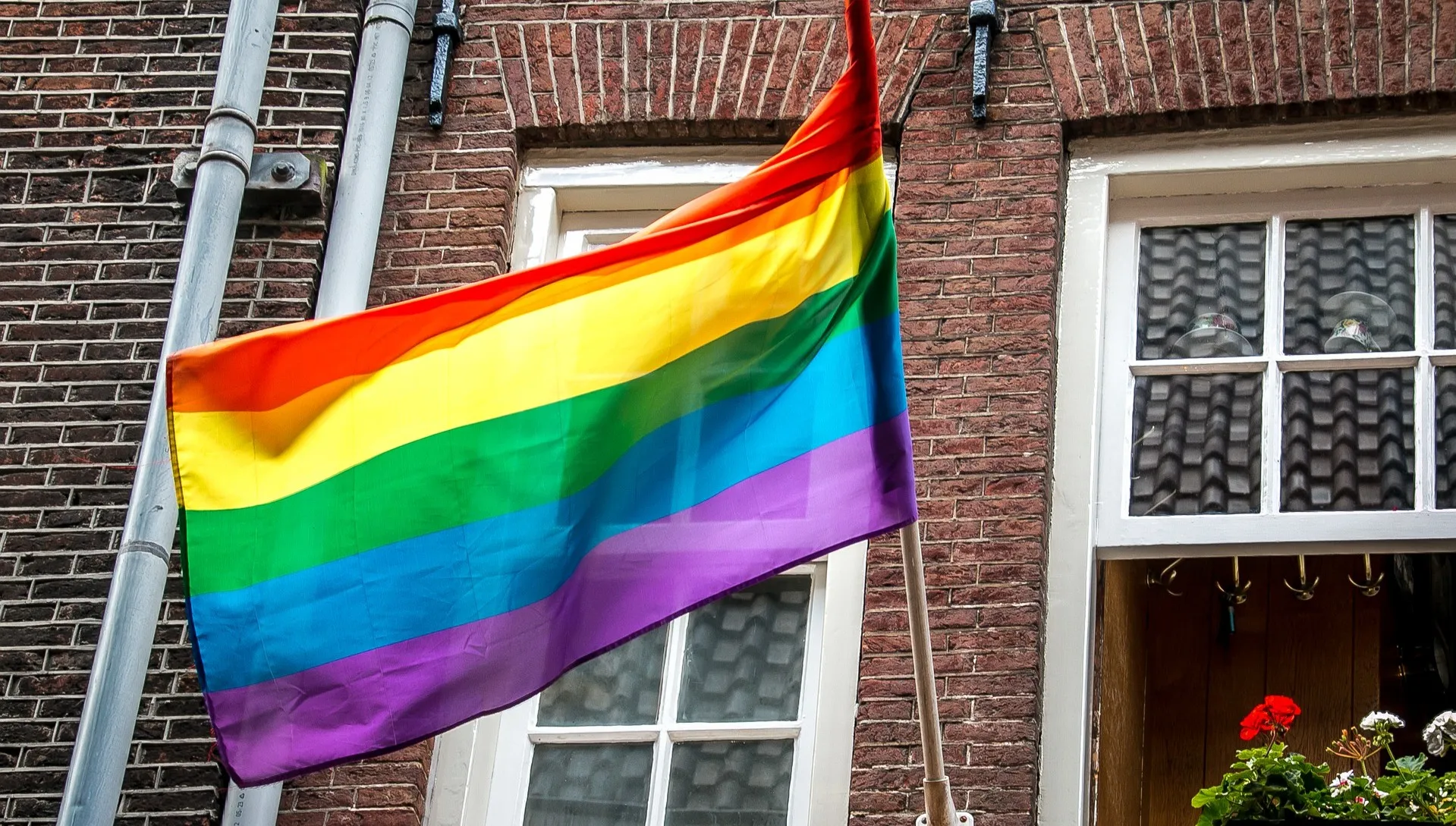 Parada LGBT przeszła ulicami Berlina. Ewangelicki biskup przeprasza tęczową społeczność