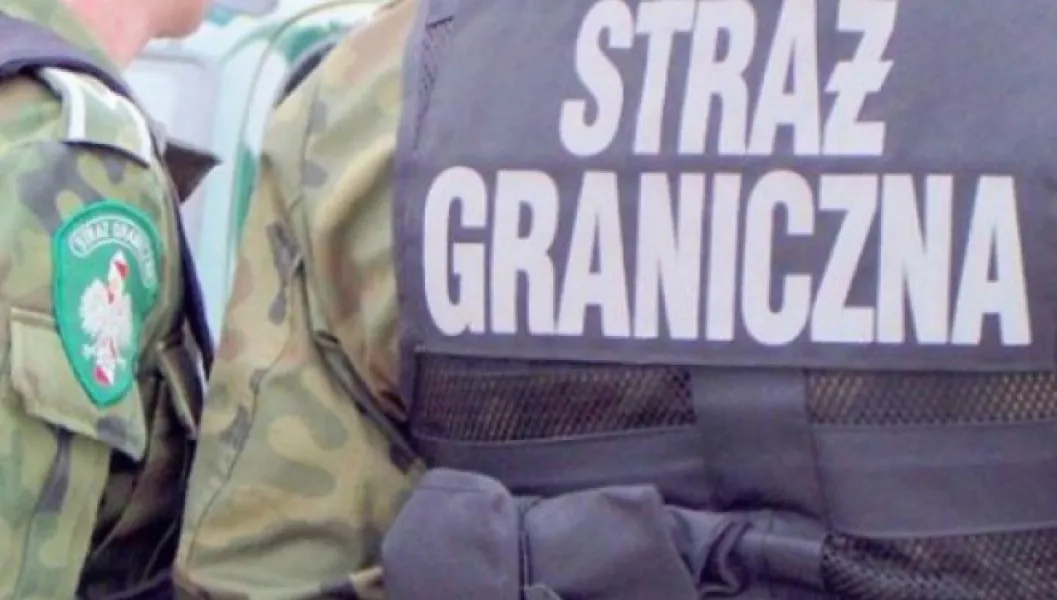 Pościg za 10 nielegalnymi migrantami