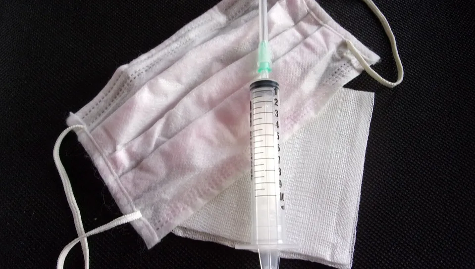 Lżej dla zaszczepionych? Na stole kilka scenariuszy