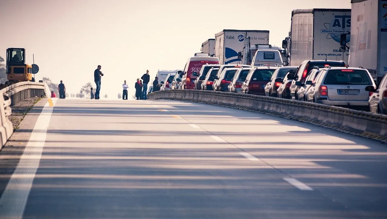 Wypadek autokaru wiozącego blisko 50 dzieci. Nie ma ofiar śmiertelnych