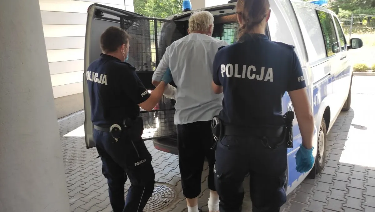 Pijany 60-latek groził synowi śmiercią. Podpalił dom 
