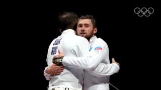 Rosjanie cieszą się z kolejnego medalu zdobtyego na igrzyskach w Tokio
