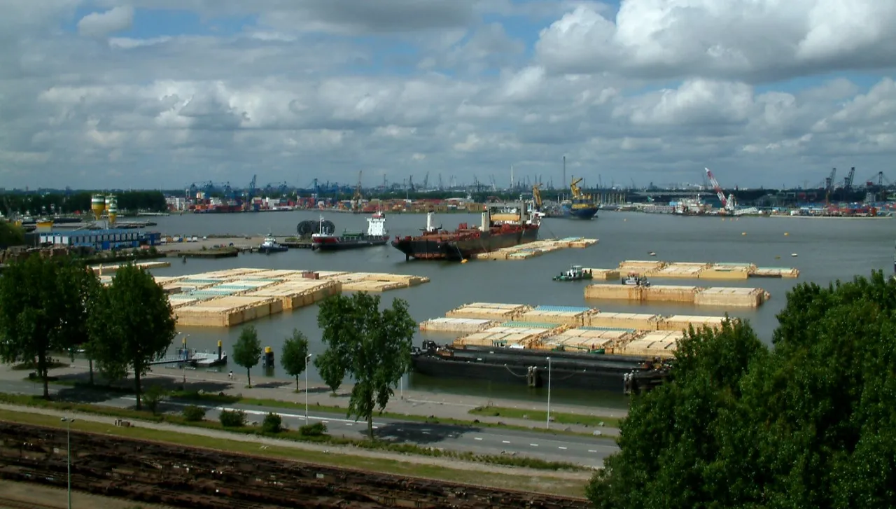 Marynarze zaszczepią się w porcie. Czeka na nich 10 tys. dawek