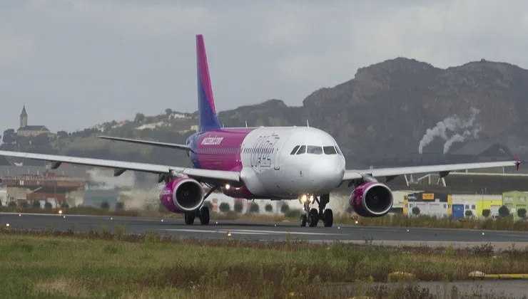 Problem techniczny na pokładzie samolotu z Burgas do Warszawy. Maszyna została zawrócona 