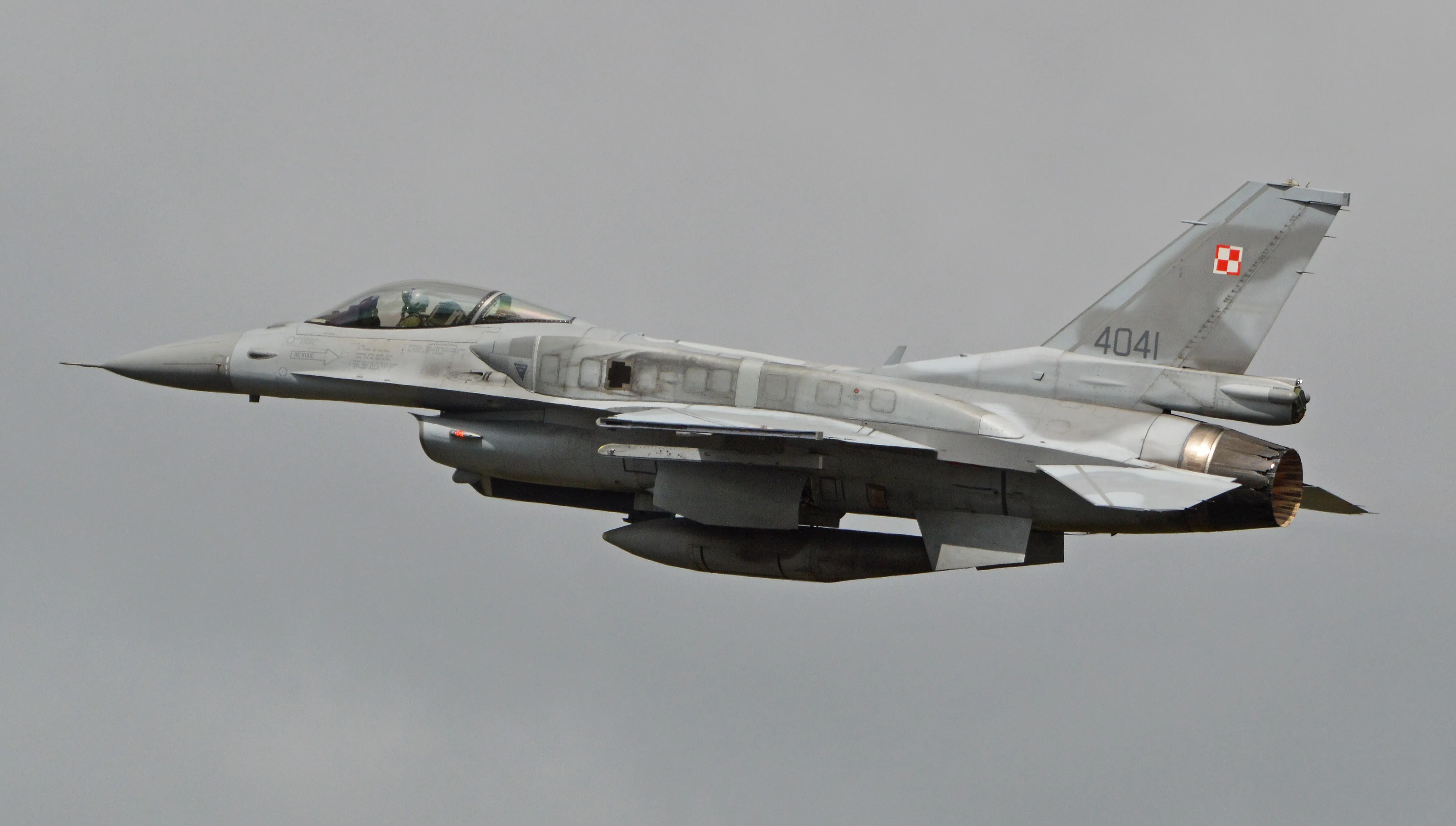 Polskie F-16 lecą na służbę do Islandii
