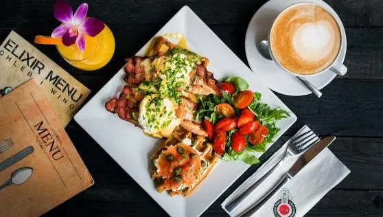 Restauracja z odznaką po zaszczepieniu pracowników