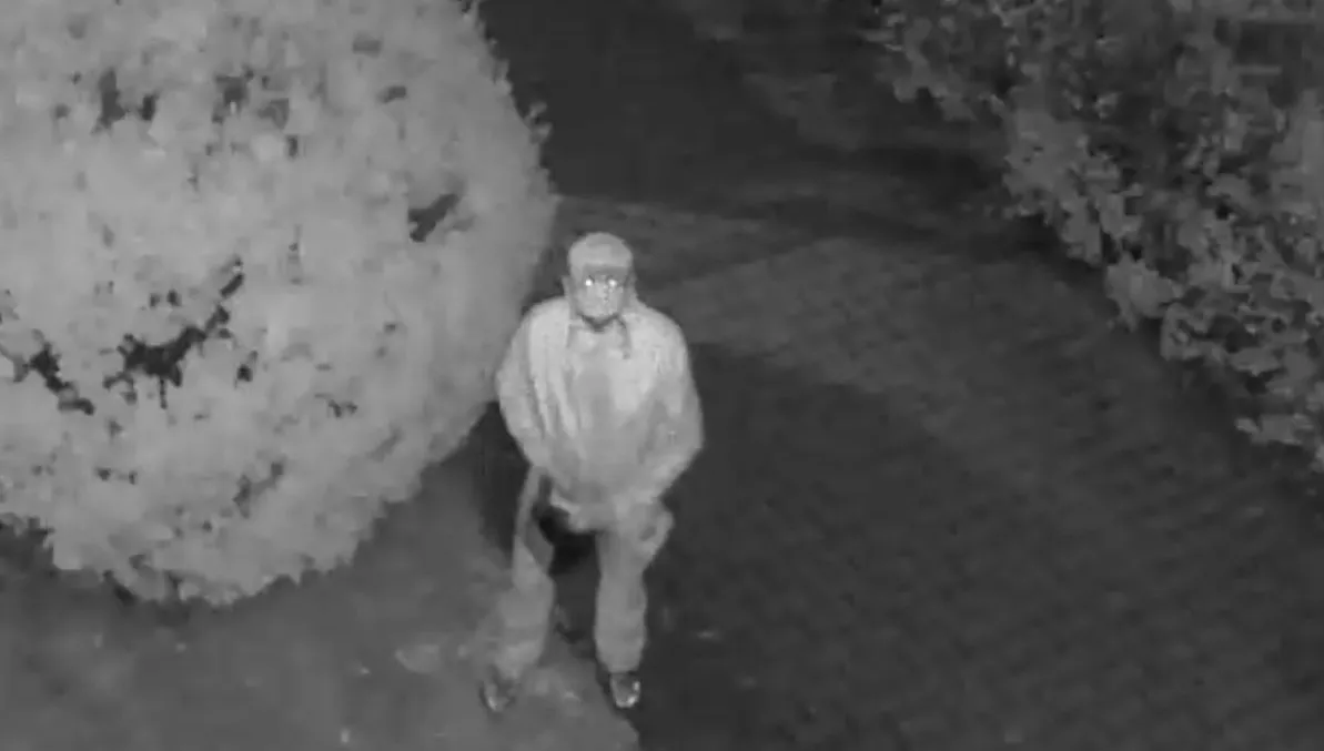 Policja poszukuje wciąż podpalacza z Zamościa. W sieci - nowe nagranie