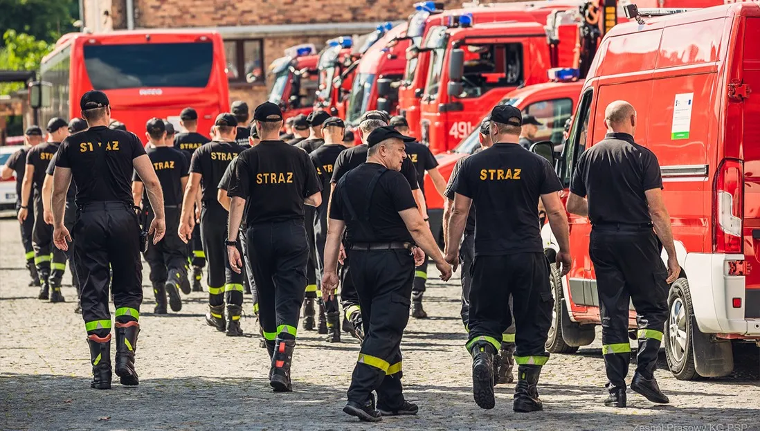 Polscy strażacy ruszyli na pomoc Grecji. Podejmą walkę z szalejącym zywiołem [ZDJĘCIA]