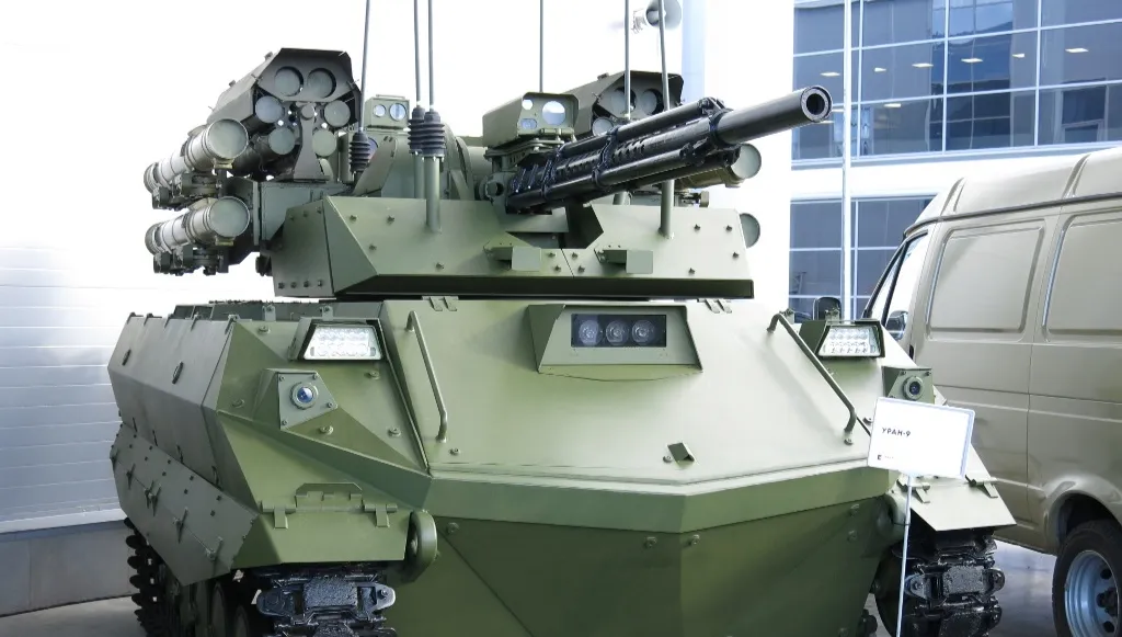 Wykryje wroga i podejmie atak. Rosja testuje na manewrach Zapad-2021 nową broń - robota bojowego