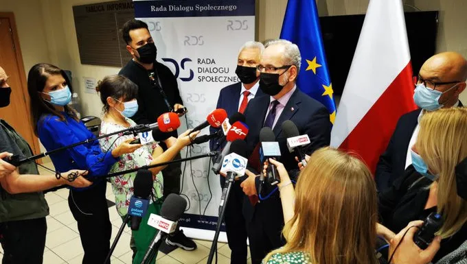 Minister odpowiada protestującym
